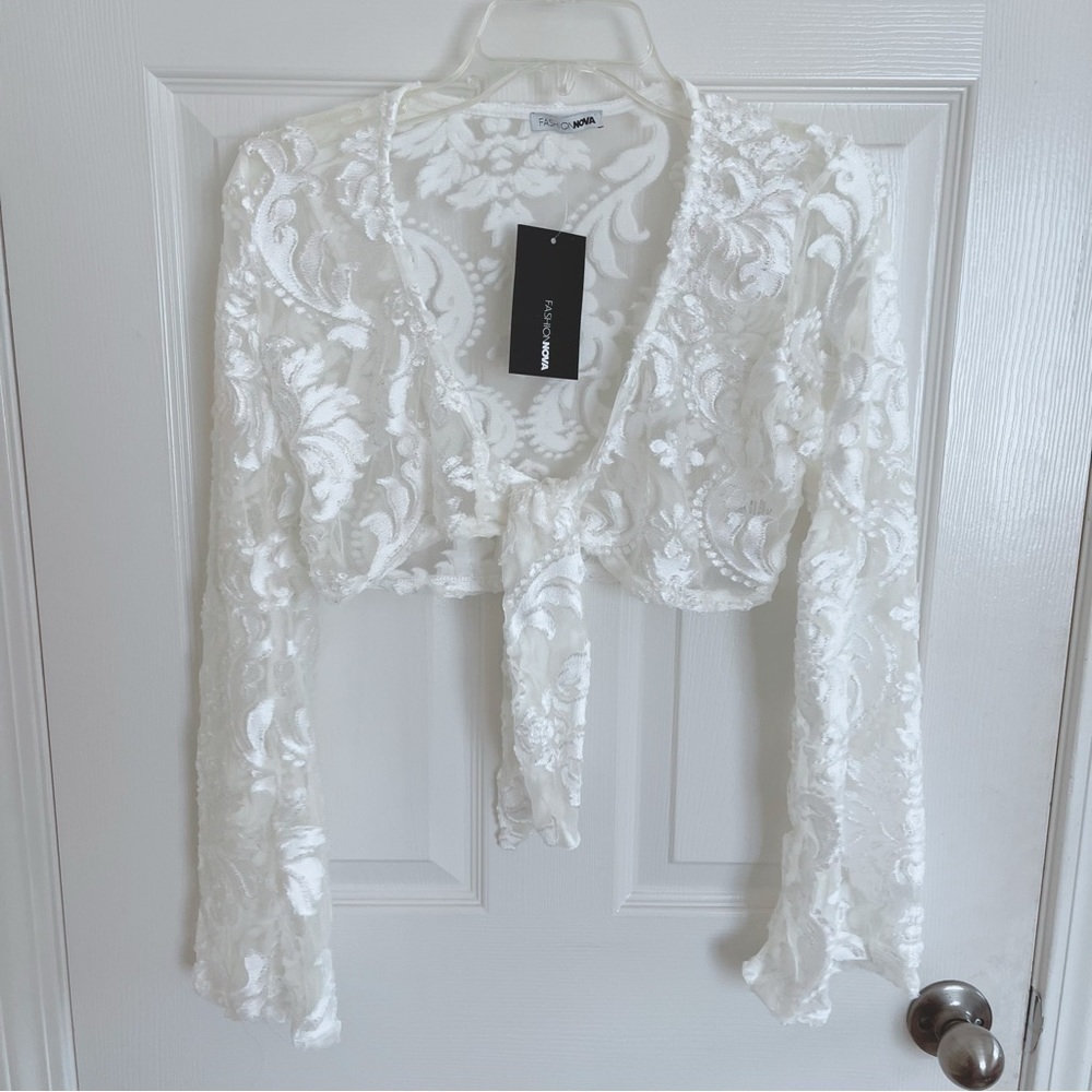 Fashion Nova Lace White Crop Top - sz Small